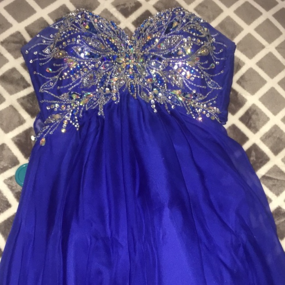 Prom Dress - Picture 2 of 4